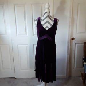 Robbie Bee Purple velvety pleated dress